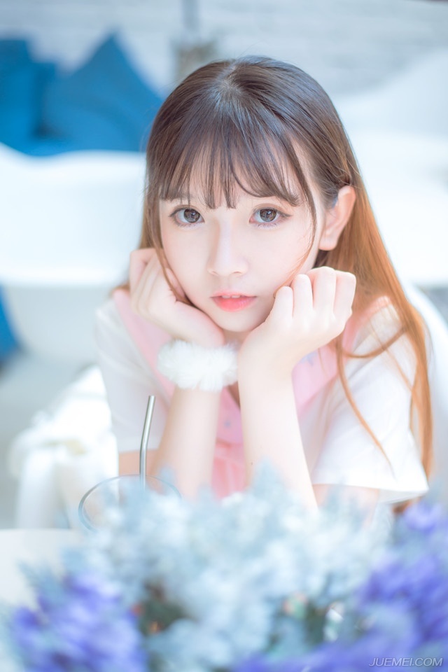 “我知将军要说什么，不过刘璋看上了孟达的妻子，想要逼其就范，献出妻子，因此孟达与刘璋，已然离心。”刘璝冷笑一声：“如今刘璋，可说已经是众叛亲离。”